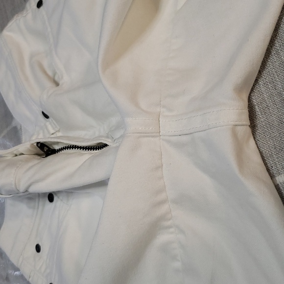 Prana Women's Kara Denim Short, Size 6 - Picture 7 of 13